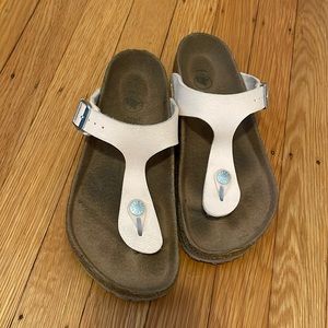 Birkenstock Gizeh vegan. Very pale blush/pink. Very good condition